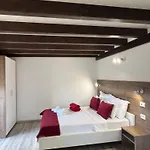 Cornelia S Bazenom I Jakuzijem Appartement Donje Rastane