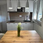 Appartement Cornelia S Bazenom I Jakuzijem *