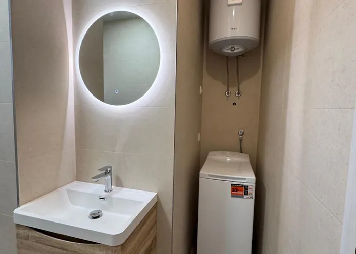 Cornelia S Bazenom I Jakuzijem * Donje Rastane